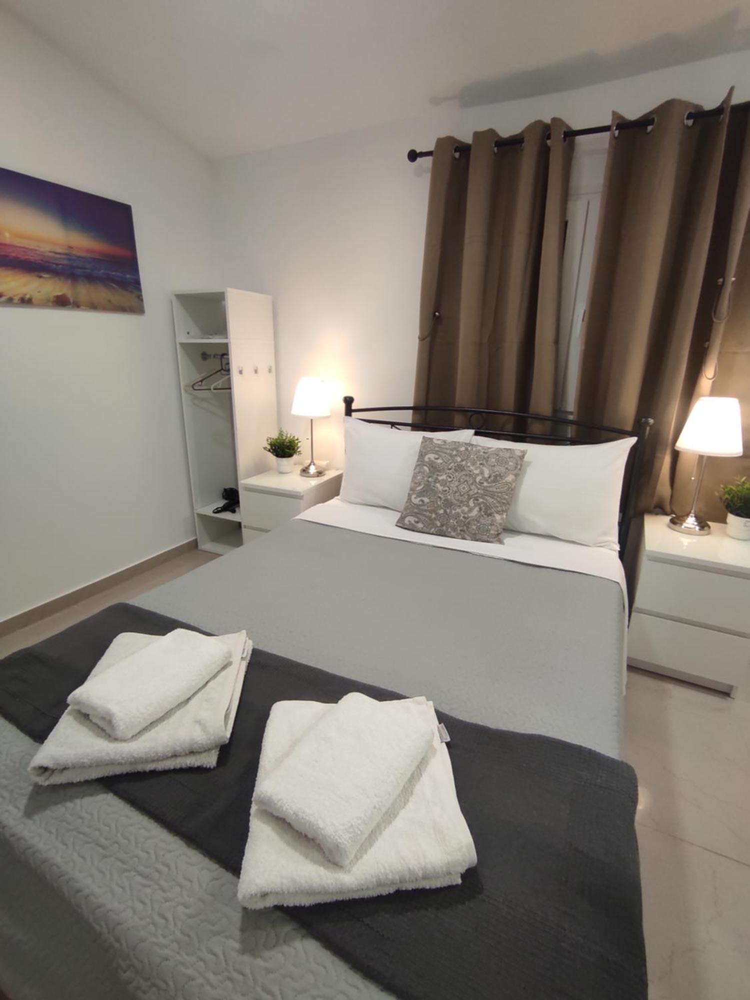 Johnson House Apartment Rafina  Bagian luar foto