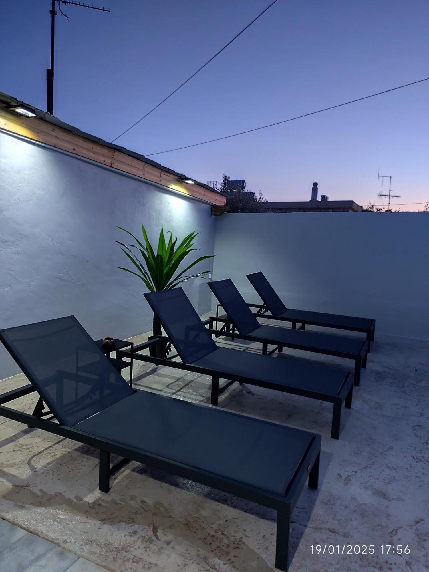 Johnson House Apartment Rafina  Bagian luar foto