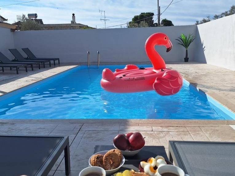 Johnson House Apartment Rafina  Bagian luar foto