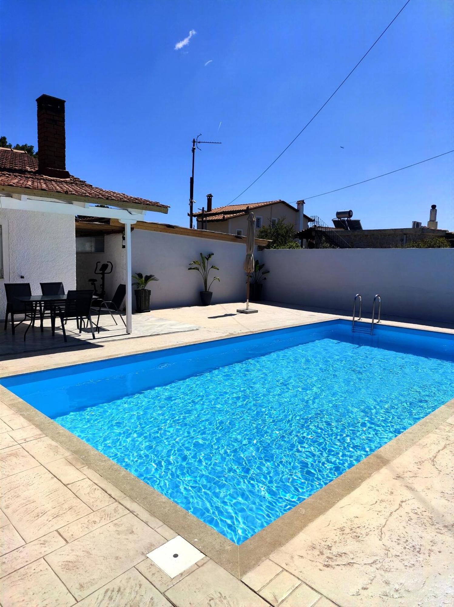 Johnson House Apartment Rafina  Bagian luar foto