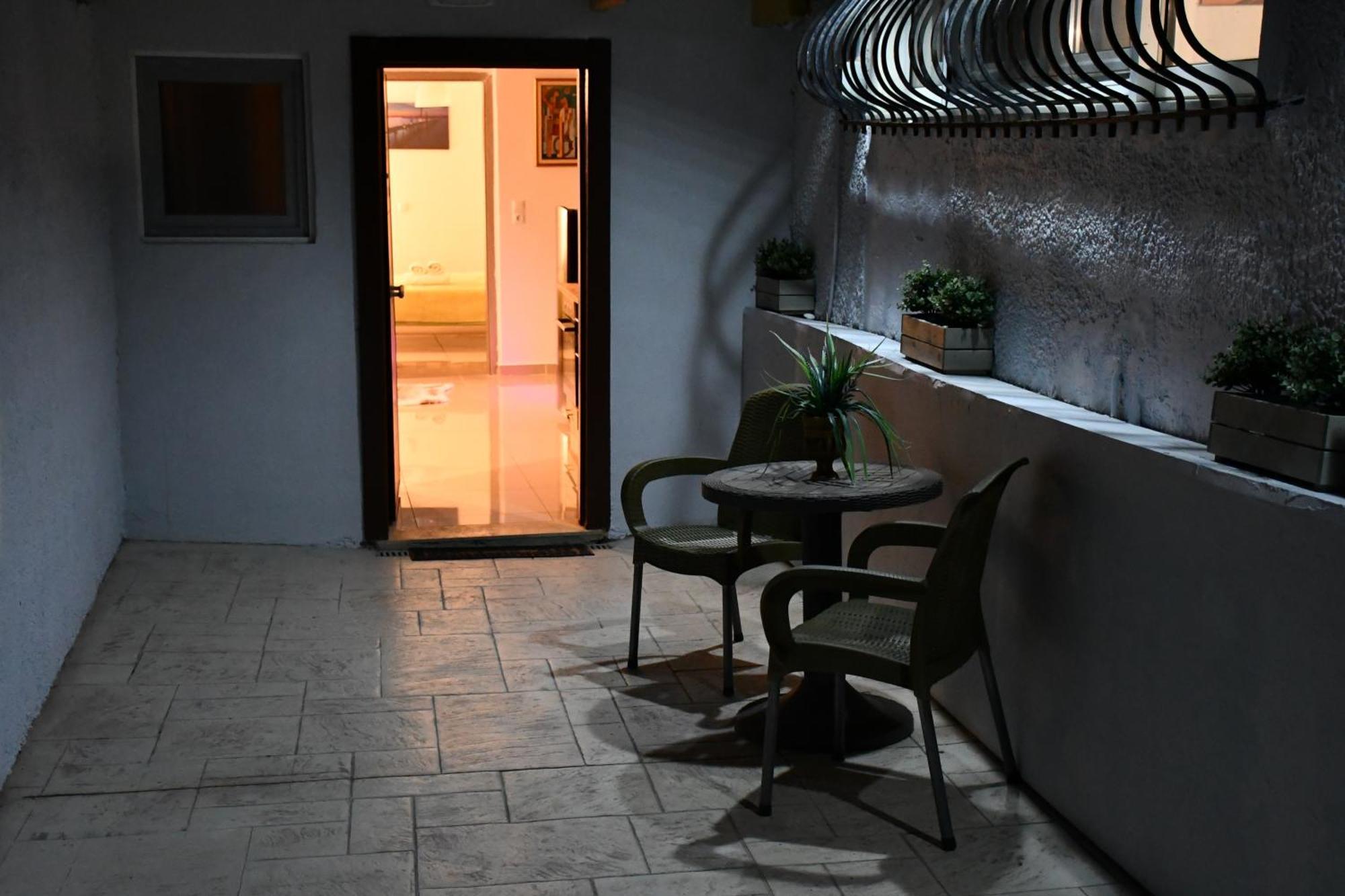 Johnson House Apartment Rafina  Bagian luar foto