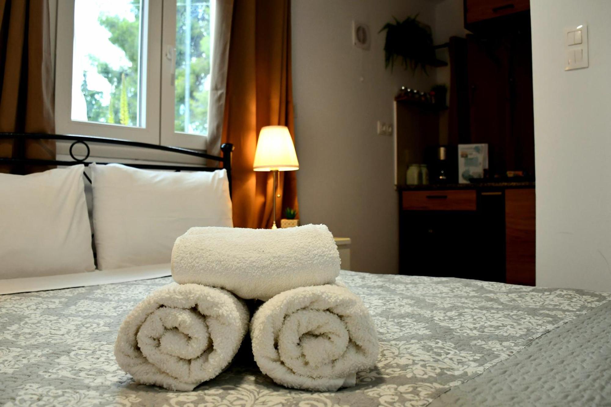 Johnson House Apartment Rafina  Bagian luar foto