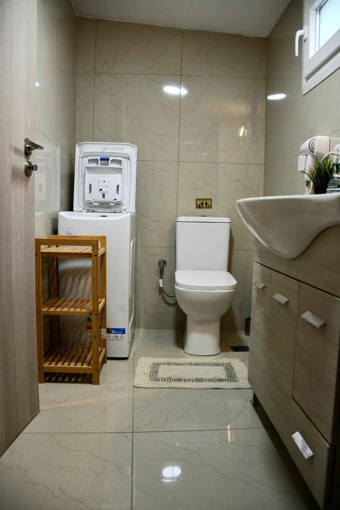 Johnson House Apartment Rafina  Bagian luar foto