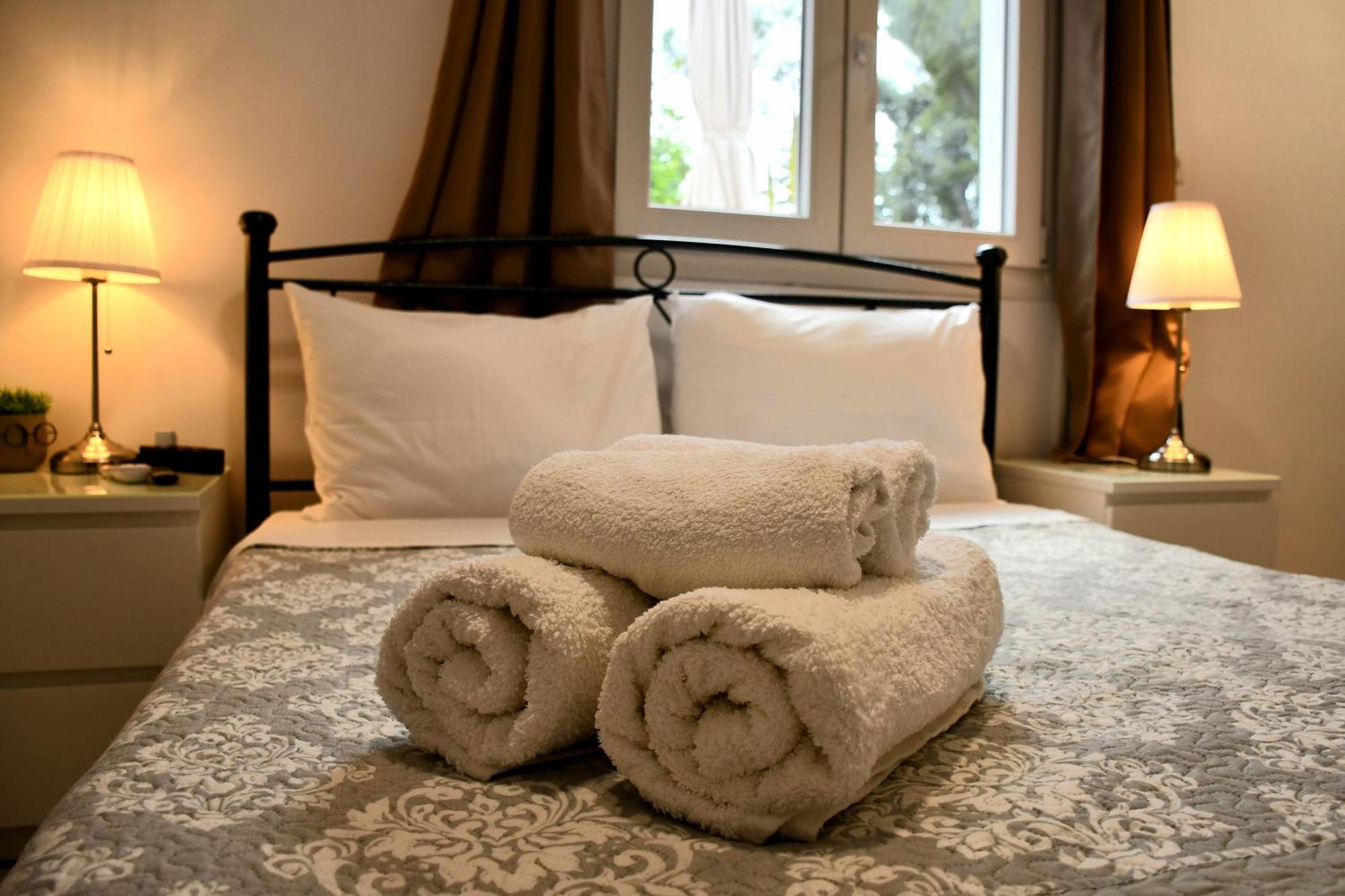 Johnson House Apartment Rafina  Bagian luar foto
