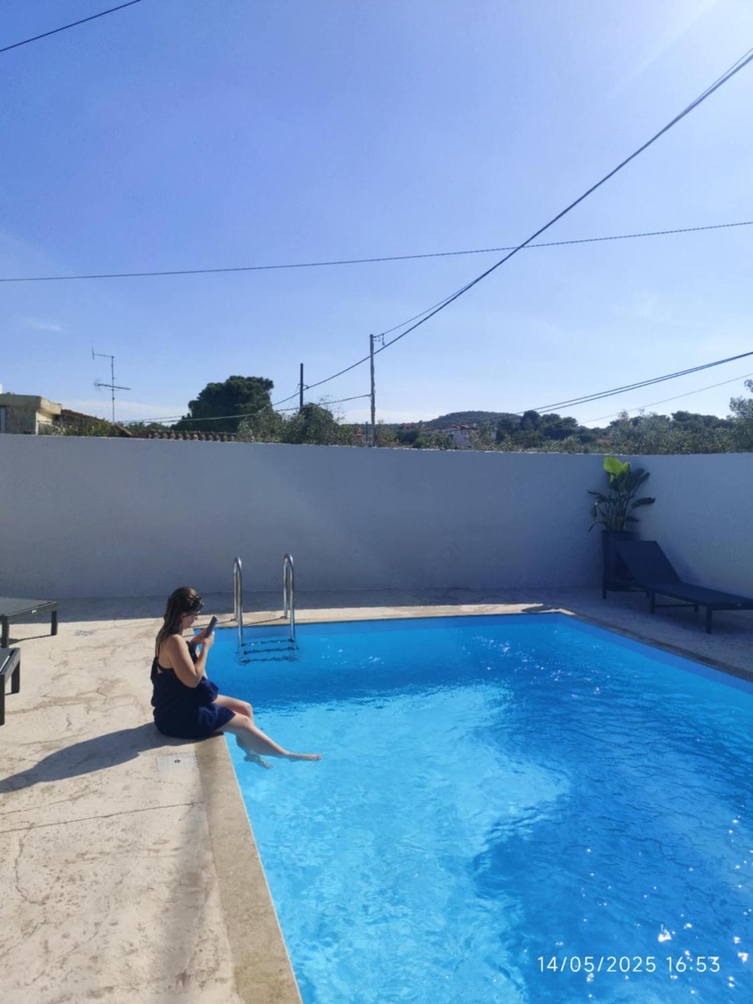 Johnson House Apartment Rafina  Bagian luar foto